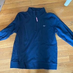 Vineyard vines pull over